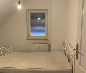 Nähe Waterfront, ca, 44 qm, DG, 1,5 ZKB, Bad, Teilküche, alles sani... - Foto 2
