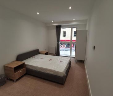 3 bedroom flat to rent - Photo 3