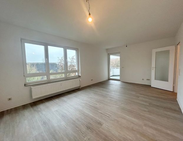Schöne Etagenwohnung mit Balkon - WBS erforderlich - Foto 1