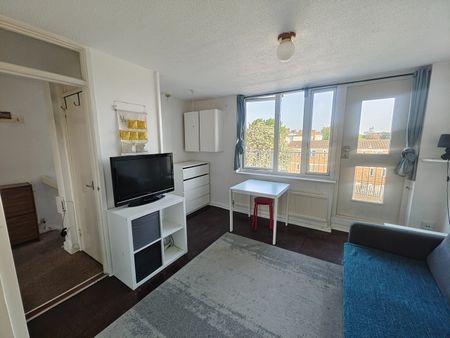 1 Bed Flat, Amina Way, SE16 - Photo 4