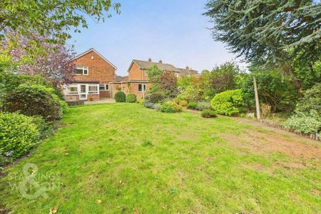 3 bedroom detached house to rent - Photo 3