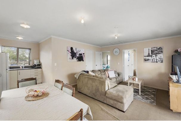 Tidy 2 bedroom home - Photo 1