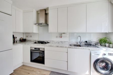 1 bed end of terrace house to rent in Hawthorne Crescent, West Drayton, UB7 - Photo 2