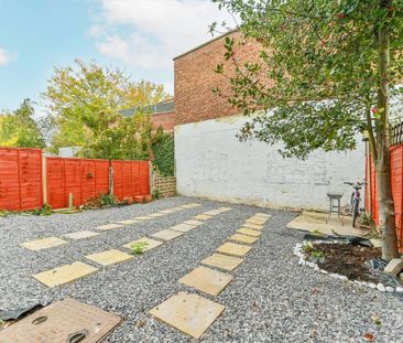 3 bedroom end of terrace house to rent - Photo 3