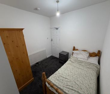 Room in a Shared House, Albert Road, B6 - Photo 5