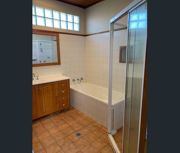 4-Bedroom Family Home in Quakers Hill! - Photo 6