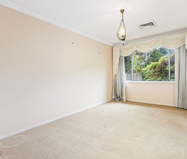 Charming Family Home in Quiet Castle Hill Cul-de-Sac - Photo 6