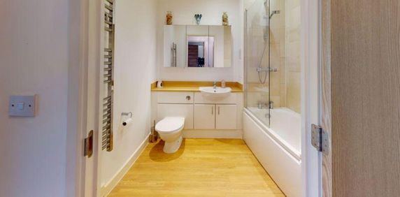 1 Bed Flat, Agnes George Walk, E16 - Photo 2