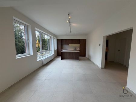 Appartement te huur in Antwerpen met 3 slaapkamers - Photo 4