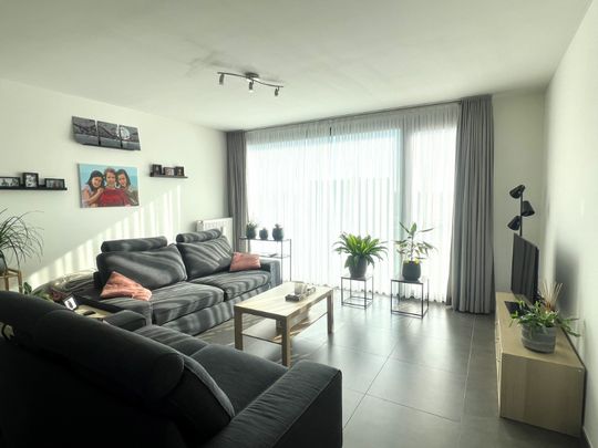 zeer ruim en modern appartement in Diksmuide - Photo 1