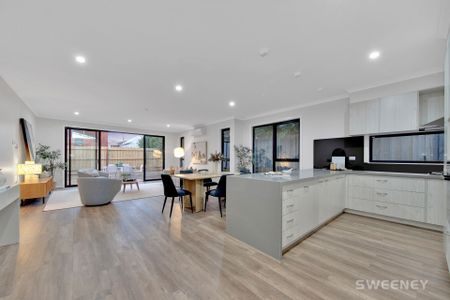 Brand New Stylish Residence In Quiet Location - Photo 3