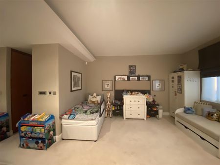 3 bed apartment to rent in Lancelot Place, Knightsbridge, SW7 - Photo 5