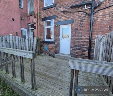2 bedroom terraced house to rent - Photo 4