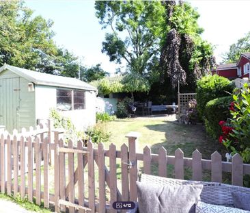 Semi-detached House to rent - Worcester Close, Greenhithe, DA9 - Photo 1