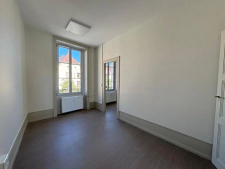 Appartement à louer 5 pièces 96m² - Photo 2