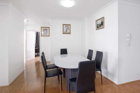 Enjoy the most secure location and the most convenient location in Parramatta! - Photo 5