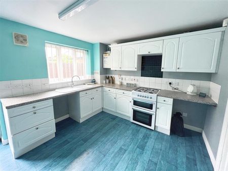 2 Bedroom Terraced - Photo 5