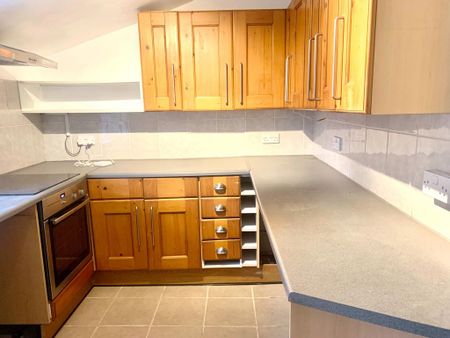 3 bedroom semi-detached house to rent - Photo 2