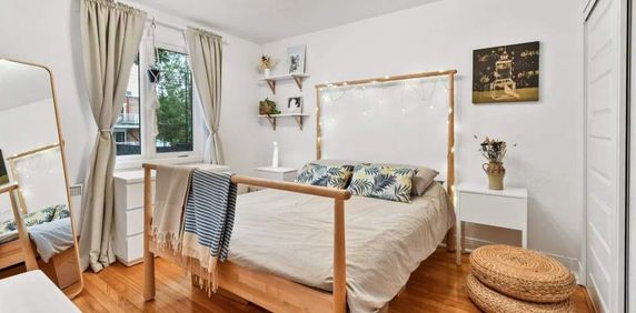 3 Beds 2 Baths Apartment - Photo 2