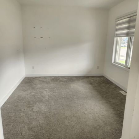 For Lease - 32 Dun Skipper Drive, Blossom Park - Airport and Area, Ontario - Photo 3