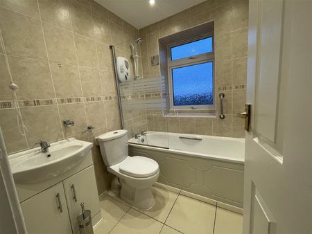 2 bed terraced house to rent in Henry Street, Blackburn, BB1 - Photo 3