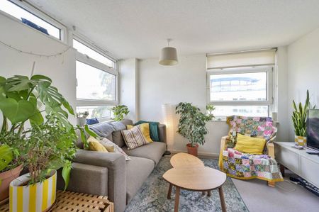 3 bedroom flat to rent - Photo 2