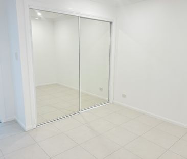 Stunning modern 2 bedroom studio with incredible water views - Photo 3