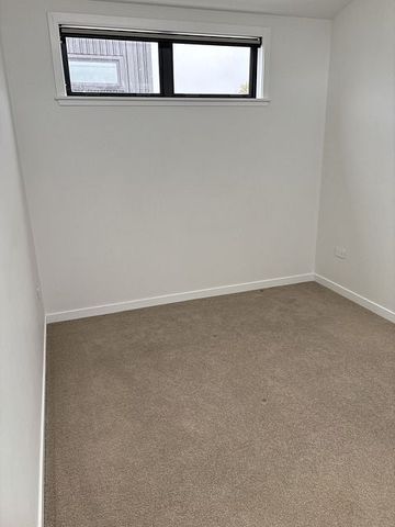 Chic 2BR Townhouse in Titahi Bay - Photo 5