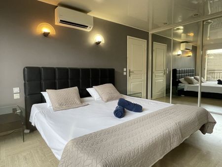 Location Appartement 4 pièces 111m² SETE 34200 - Photo 4