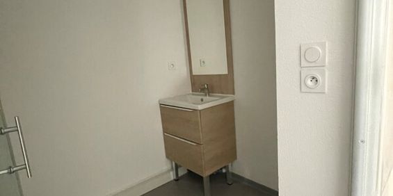 Location Appartement 1 pièce 18m² NIMES 30000 - Photo 3