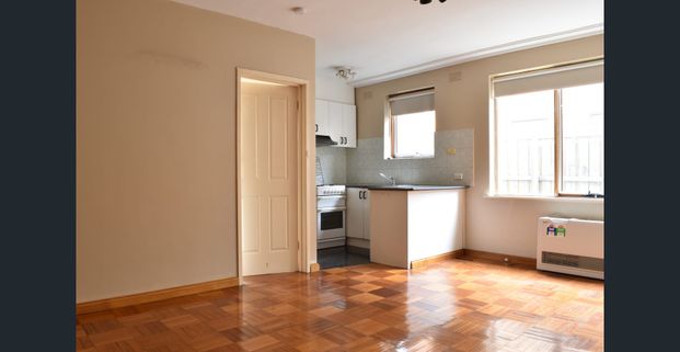 Looking for a Cosy Unit - Photo 1