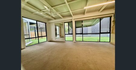 Room for rent in Molendinar - Photo 2