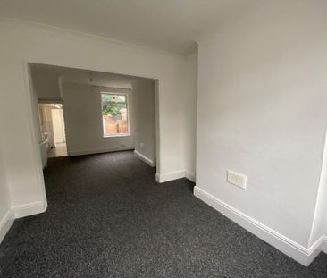 2 Bedroom End Terraced House To Rent - Photo 1