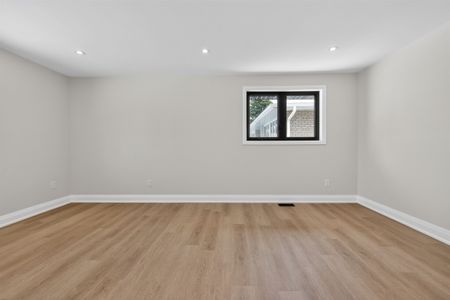 For Lease - 33 Lancer Drive, Vaughan, Ontario - Photo 2