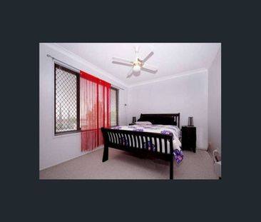 Spacious & Modern Townhouse Opposite Glennie School - Photo 1