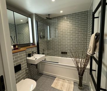 2 Bed Flat, Explorer Way, NW7 - Photo 2