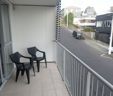 Lovely affordable furnished 2 bedroom apartment - Photo 1