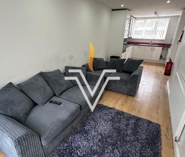 4 bedroom terraced house to rent - Photo 5