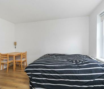 Studio Flat To Let - Photo 4