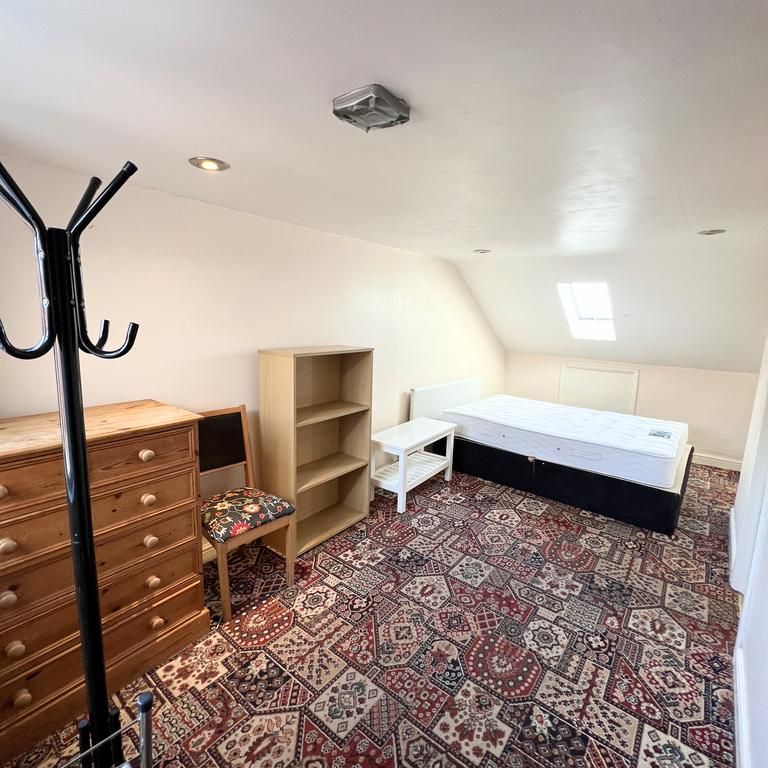 Studio to rent - Photo 1