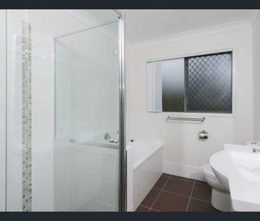 Neat & Convenient 3-Bedroom Duplex in Waterford West - Photo 1