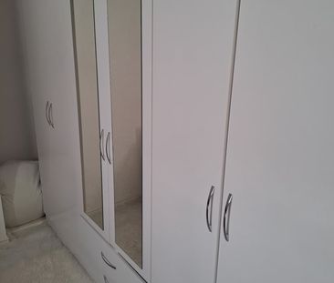Room in a Shared Flat, Southcott House, E3 - Photo 4