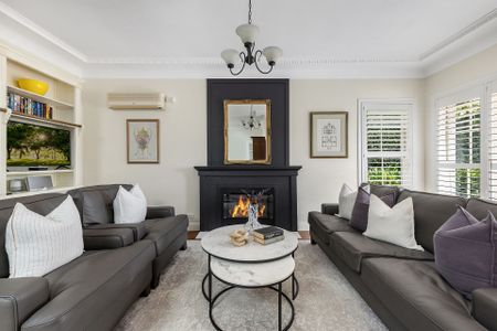 Spacious Five-Bedroom Home in a Prime Pymble Setting - Photo 5