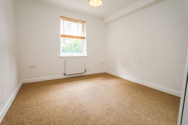 Richmond Park Road, Bournemouth - Photo 1