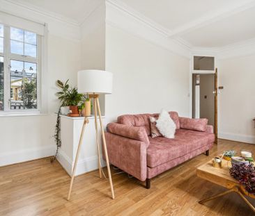 3 bedroom flat to rent - Photo 3