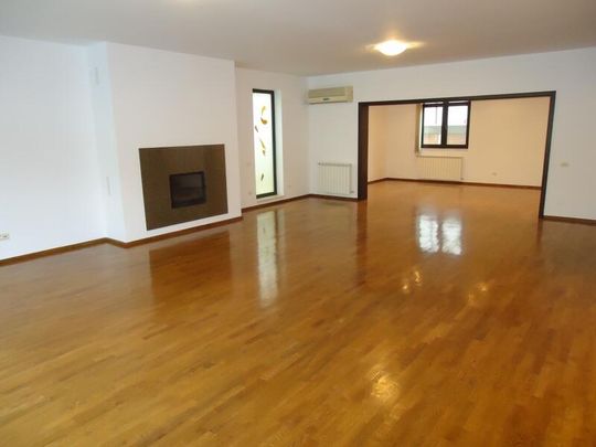 Compound villa - Photo 1