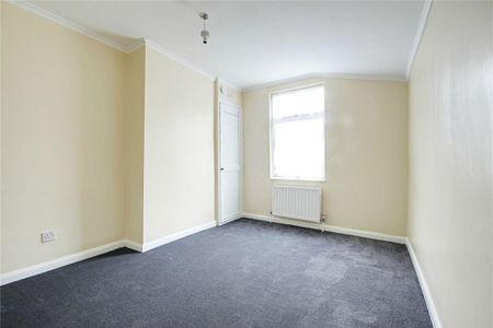 3 bedroom end of terrace house to rent - Photo 5