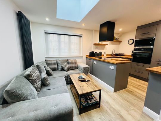 Marine Parade, Eastbourne - Photo 1