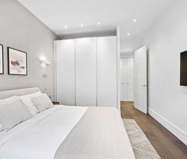 Refurbished to a high standard throughout, located in a sought after mansion block in Earls Court. - Photo 1