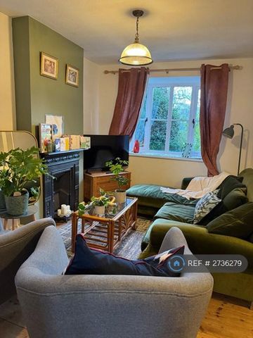 3 bedroom semi-detached house to rent - Photo 2